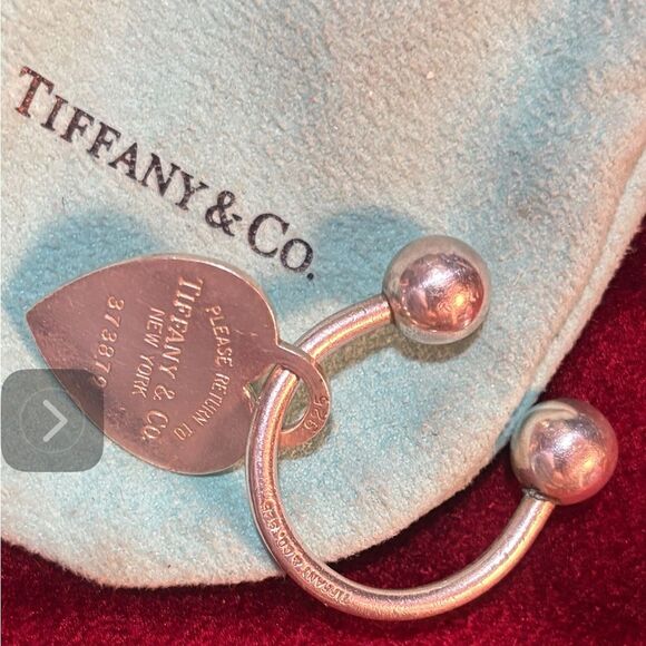 Tiffany & Co. Silver Heart Key Ring - Picture 1 of 4